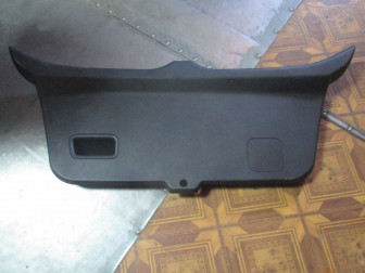 Облицовка крышки багажника 95909990, 95467474, 42468863 Шевроле Авео Т300 Хэтчбек, - БУ