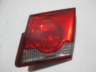Фонарь правый внутренний задний 96830495 95130773 RH-E13-12406 Шевроле Круз Седан - с патроном - БУ