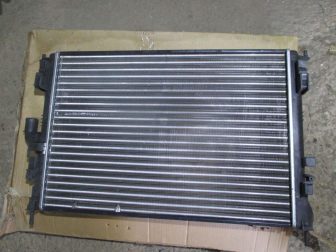 Радиатор охлаждения Рено Логан с МКПП и с кондиционером 8200735039 Ларгус нового образца, - Termal