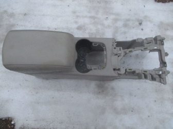 Консоль между сиденьями CM51A045A06AHH31T BM51A045M62CBW Форд Фокус 3 с Подлокотником S-42 - БУ