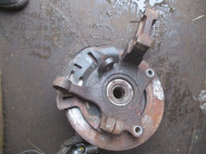 Кулак Шевроле Реззо поворотный левый 96376611 Дэу Такума 1,6-2,0 литра U100, - БУ со ступицей