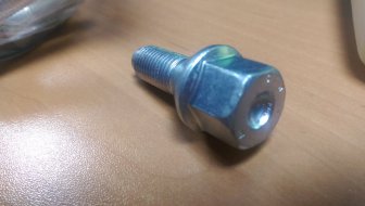 Болт колесный Шевроле Ланос Дэу Нексия Эсперо штатный 94501733, 0911912001, - GM