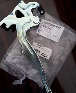 Петля капота левая 96688498, 95962308 Шевроле Спарк М300 Ravon R2 2016-2020, - GM
