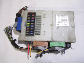 Блок предохранителей салонный передний LR004679, 6G9T14D572LA, LR004680 Ленд Ровер Фрилендер 2, - БУ