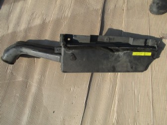 Патрубок воздухозаборника Ниссан Мурано Z50 центральный с 2004 по 2008г 16554CA000 , - БУ