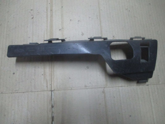 Кронштейн бампера переднего левый 1317801 1335699 4M5117E857AC под фарой Форд Фокус 2 до 08г - БУ