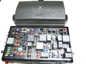 Блок предохранителей 95107228 A23 13222782 529050199 Шевроле Круз Орландо - N22-24-25-26-27-28  - GM