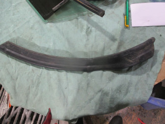 Уплотнитель двери задней правой нижний LR006360, CGE500140 арки Ленд Ровер Фрилендер 2 07-14г, - БУ